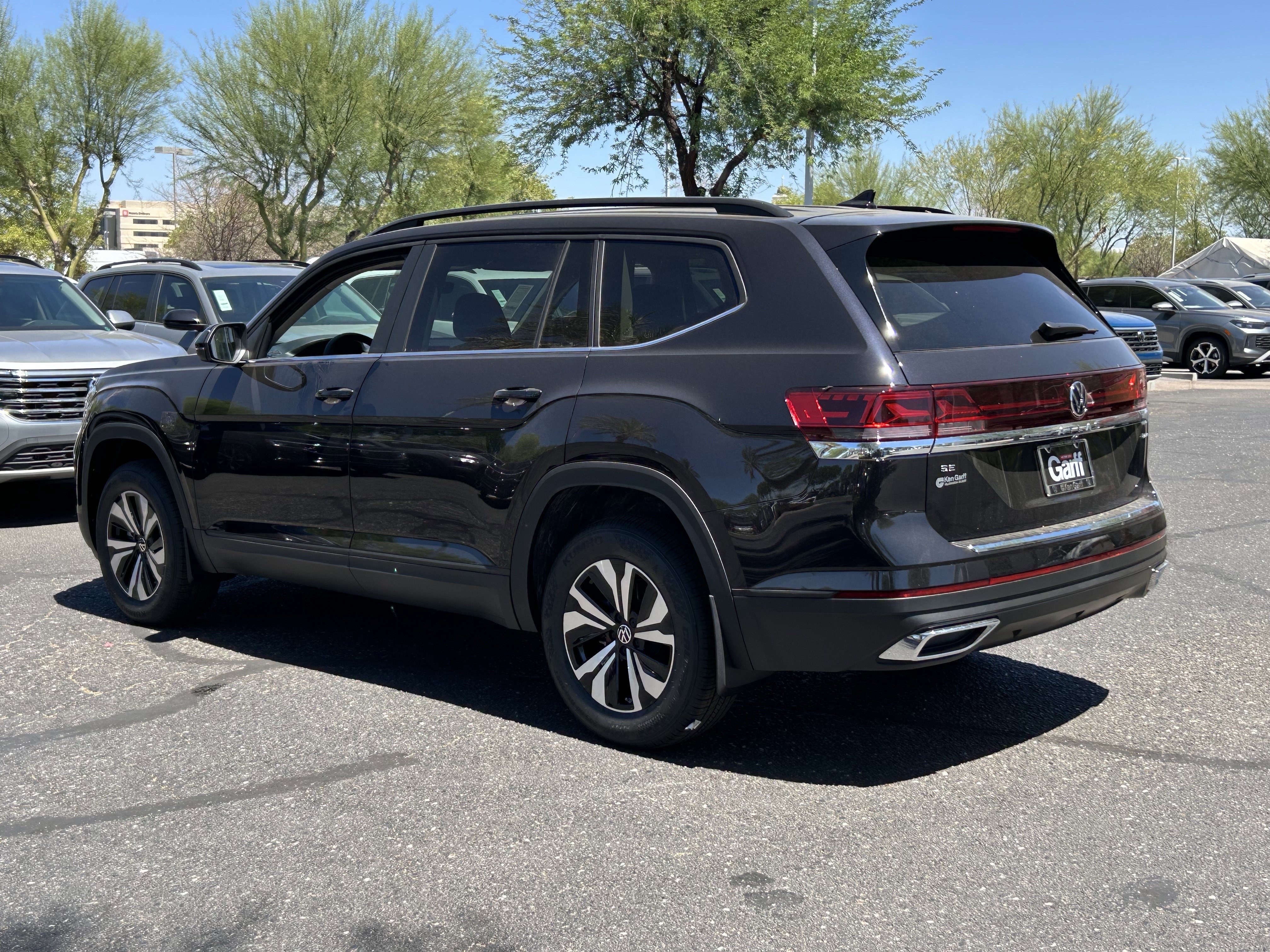New 2026 Deep Black Pearl Volkswagen 2.0T SE image 2