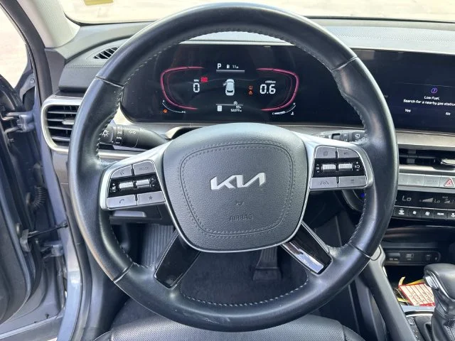 Used 2025 Silver Kia S image 46
