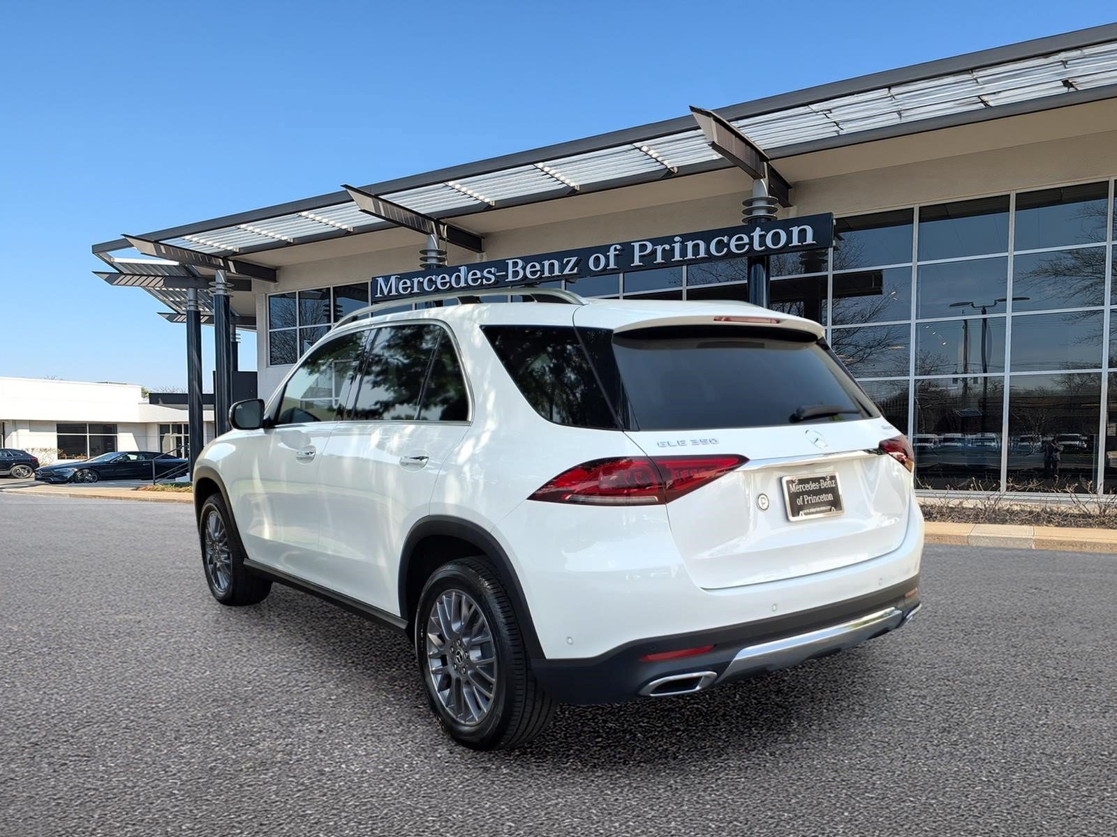 Certified Used 2022 Polar White Mercedes-Benz GLE 350 4MATIC® SUV image 5