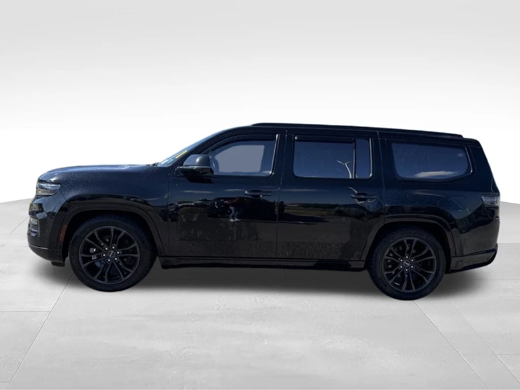 Used 2022 Blue Jeep Series II image 2