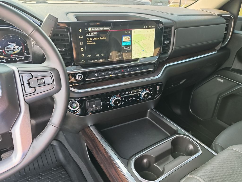 Used 2025 White GMC SLT image 20