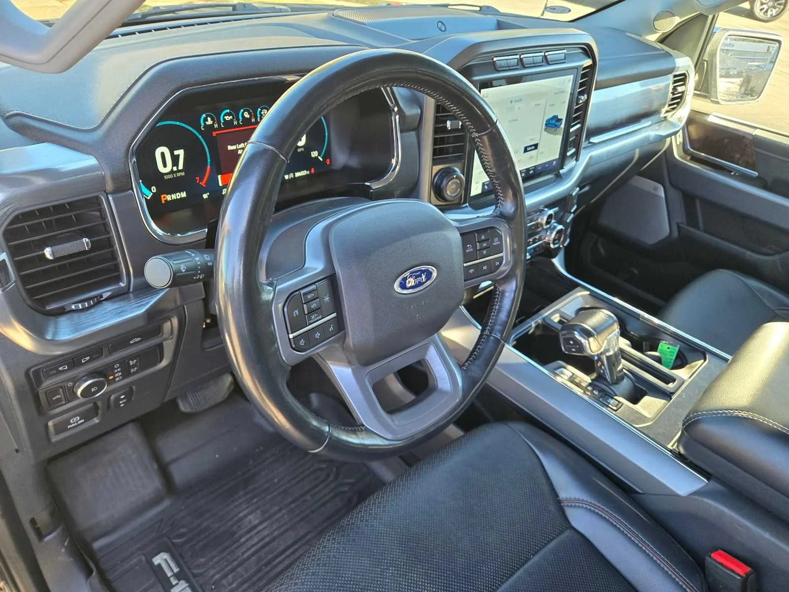 Used 2021  Ford XL image 11