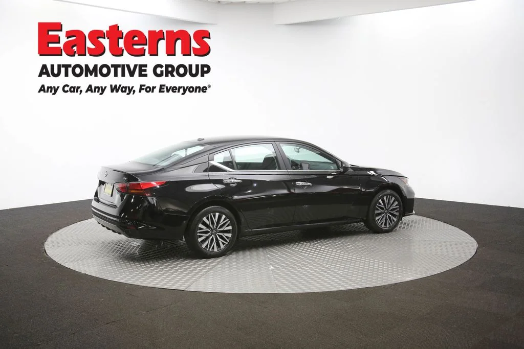 Used 2024 Black Nissan 2.5 SV image 39