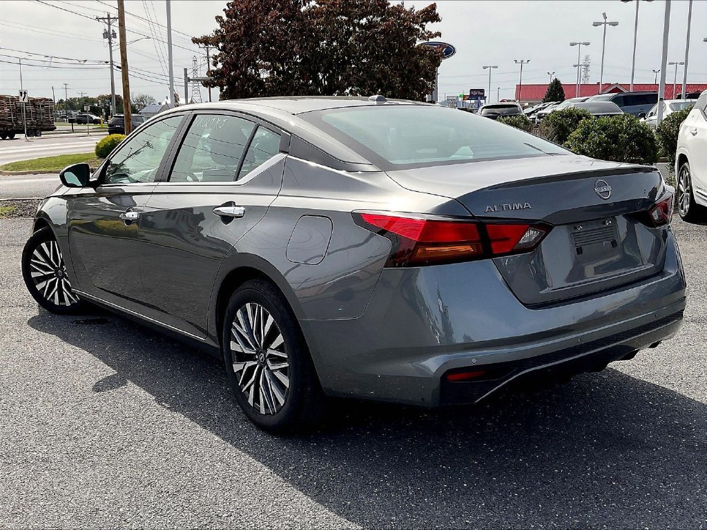 Used 2025 Gray Nissan 2.5 SV image 3