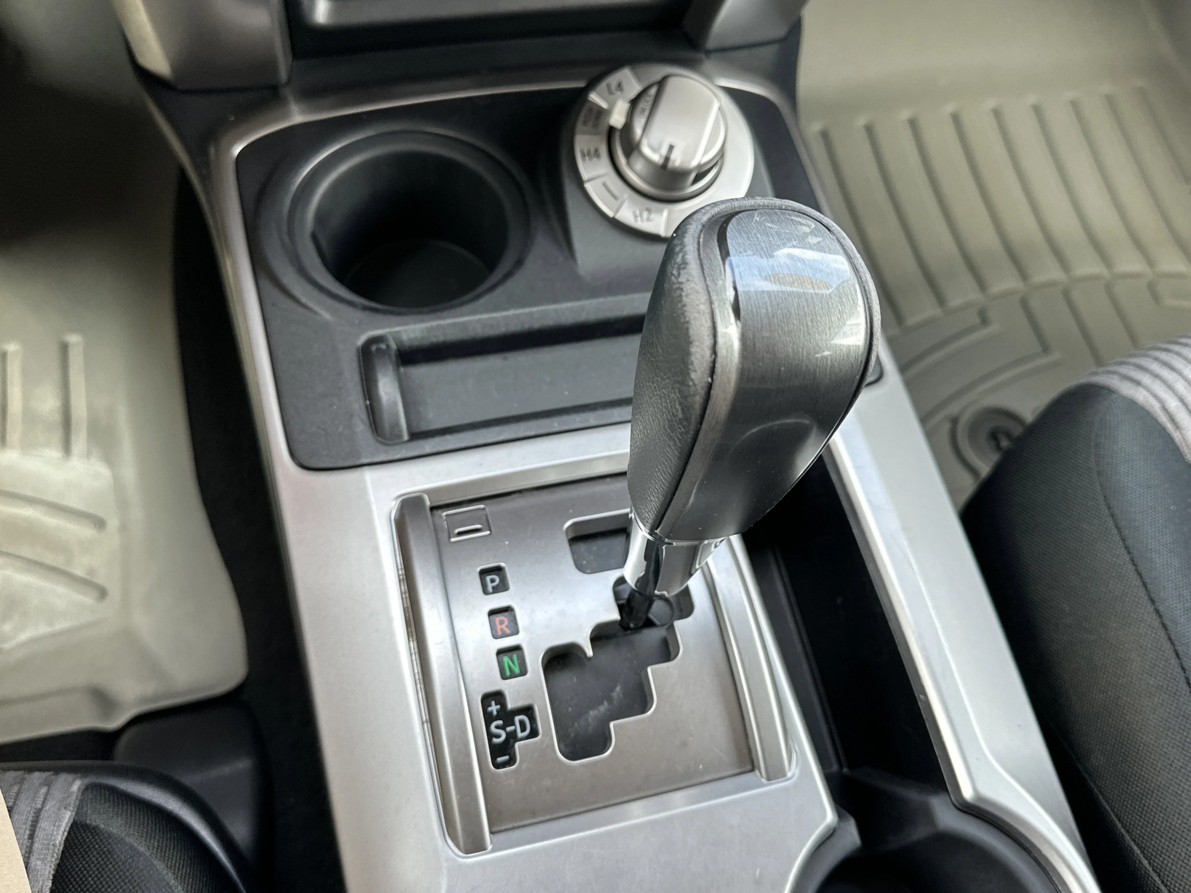 Used 2019 Midnight Black Metallic Toyota SR5 image 30