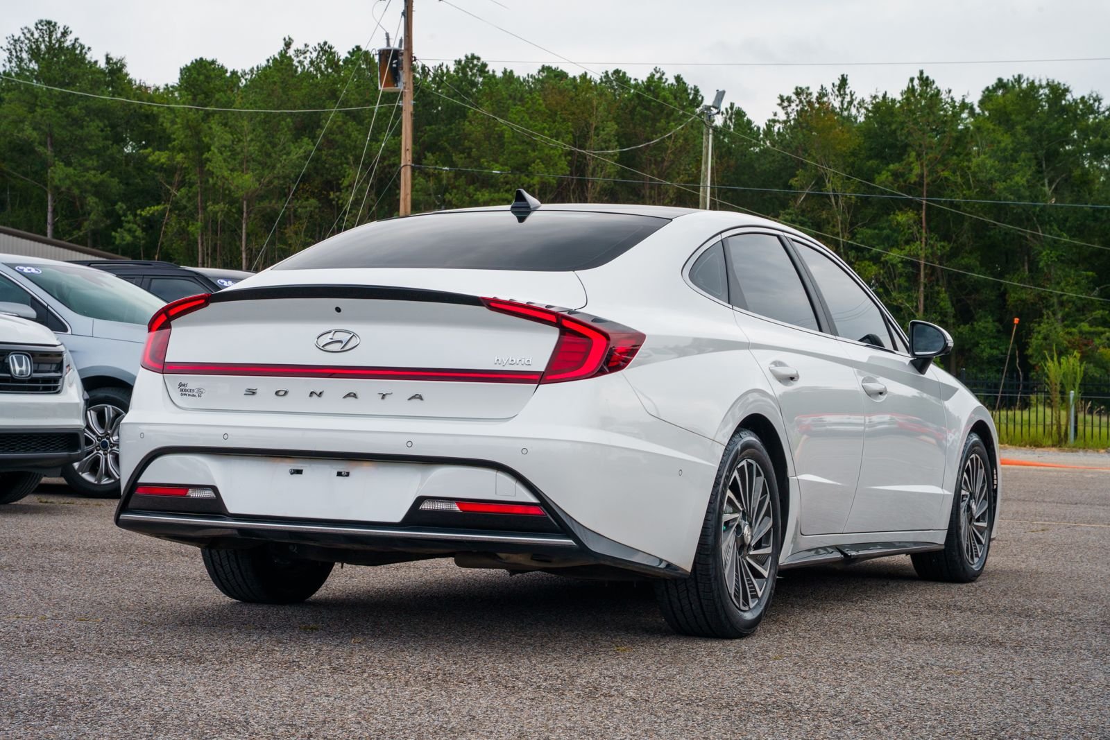 Used 2022 White Hyundai Limited image 7