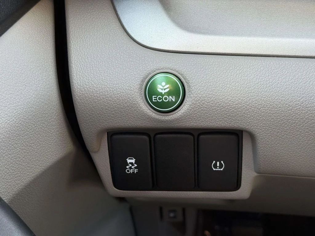 Used 2014 Silver Honda LX image 26