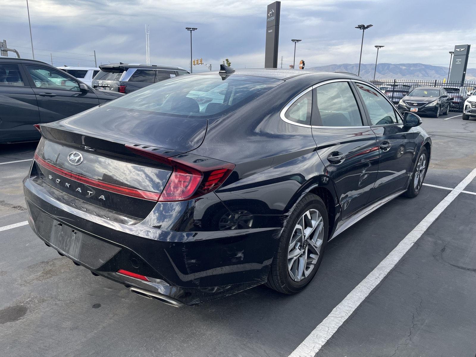 Certified Used 2023 Carbon Blue Hyundai SEL image 5