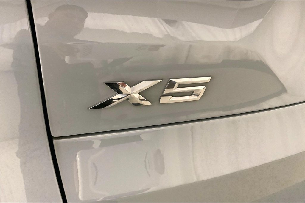 Used 2024 Gray Metallic BMW xDrive40i image 7