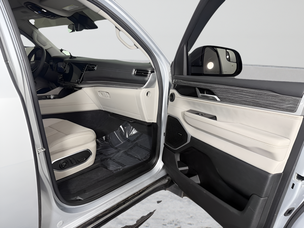 Used 2022 Silver Jeep Series III image 15