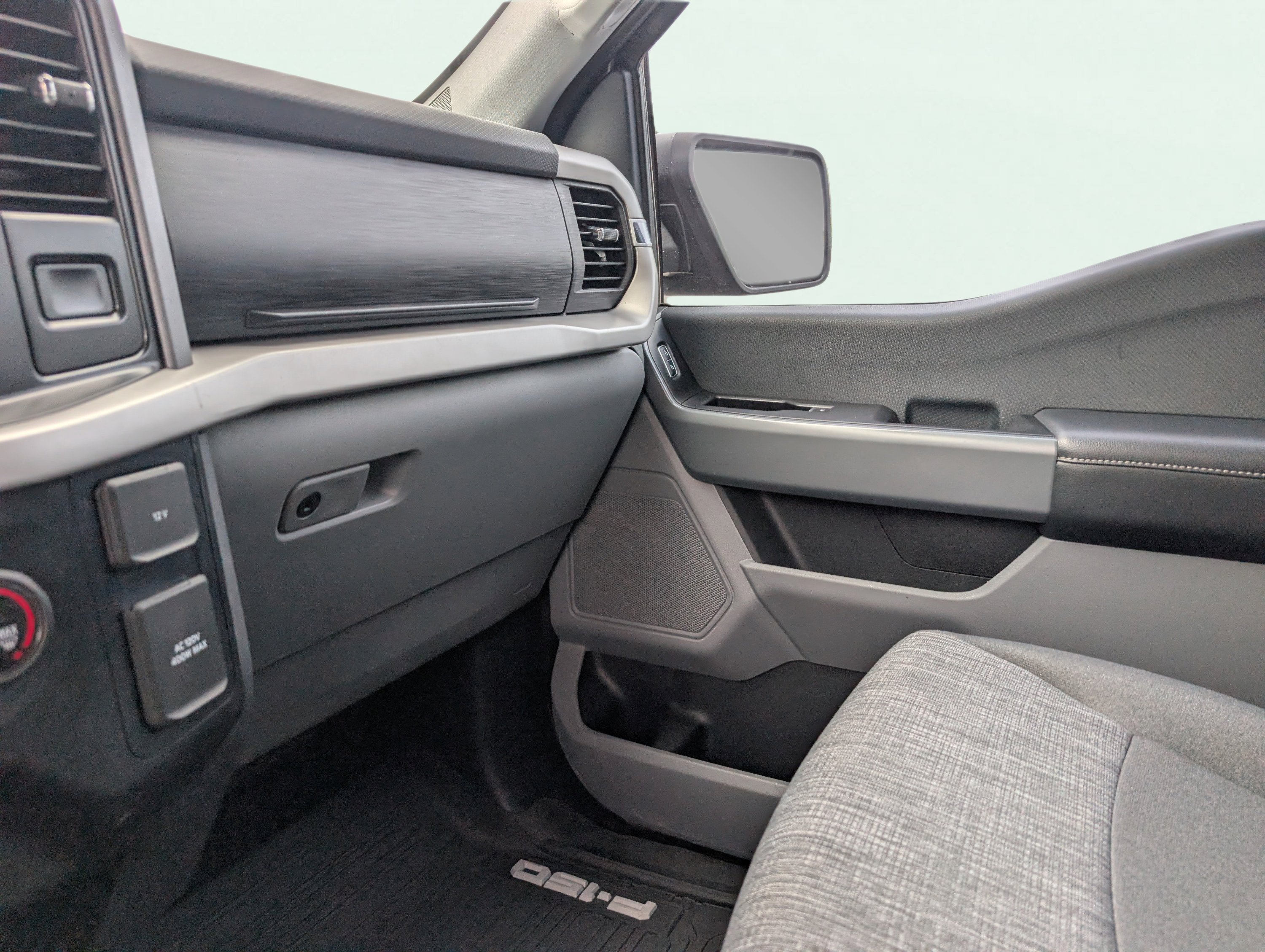 2023 Ford F-150 XLT - Photo 30