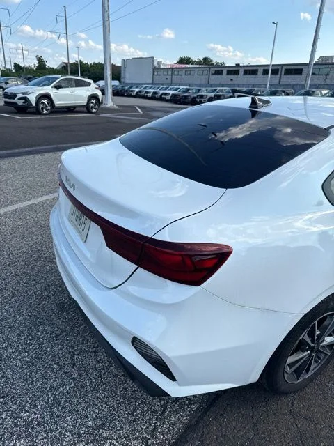 Used 2024 White Kia LXS image 12