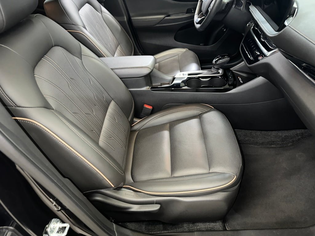 Certified Used 2024 Ebony Twilight Metallic Buick Avenir image 33