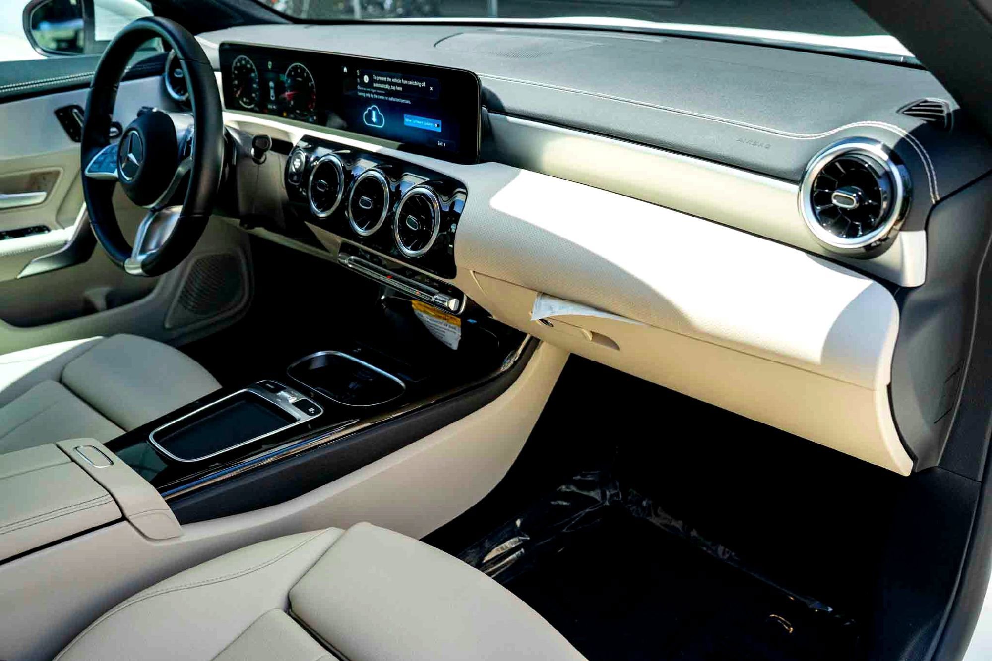 Used 2025 Polar White Mercedes-Benz CLA 250 image 29