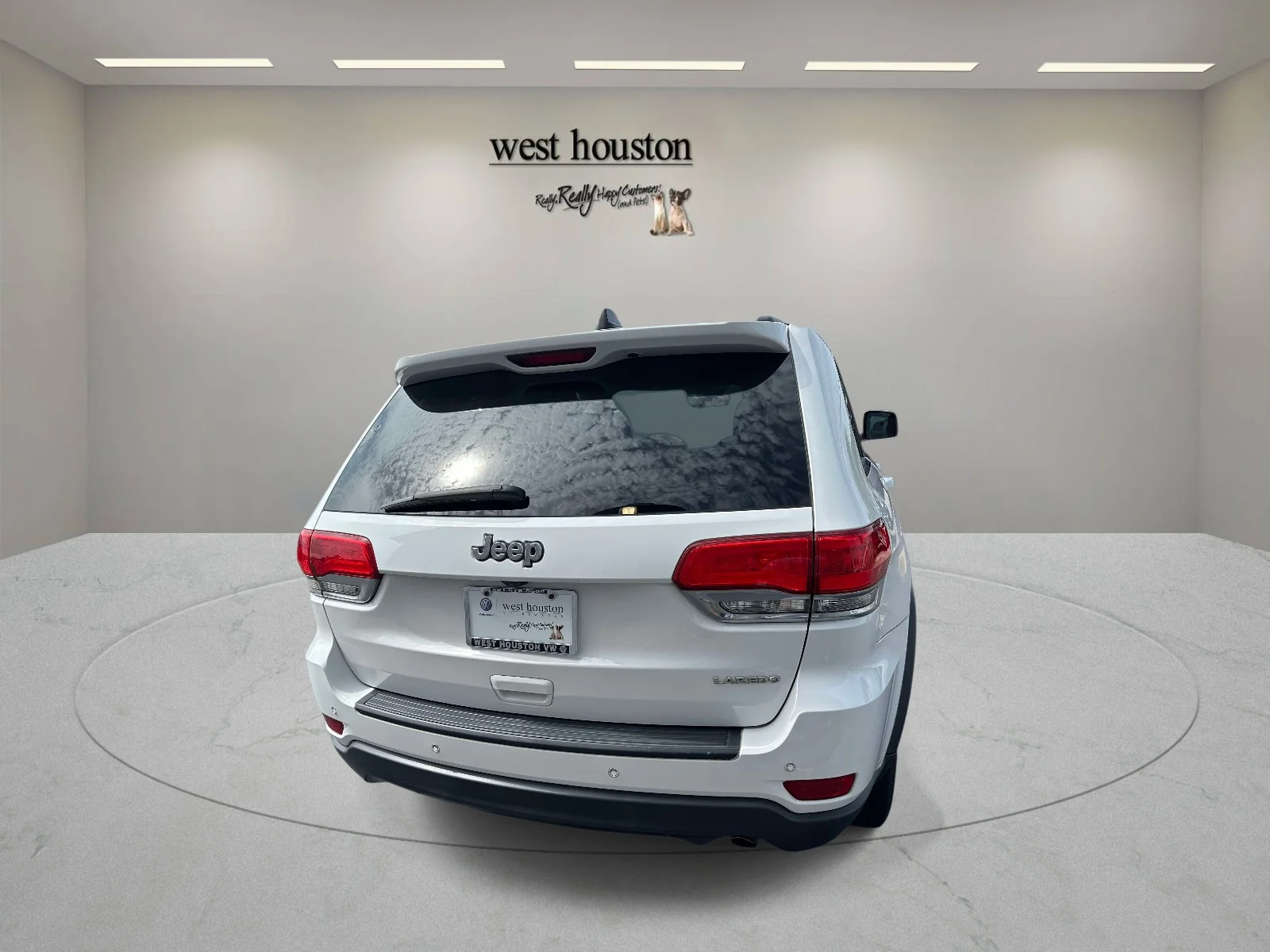 Used 2018 Bright White Clearcoat Jeep Laredo image 7