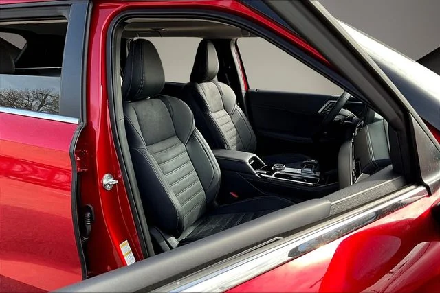 New 2026 Red Mitsubishi SE 1.5T 2WD image 11
