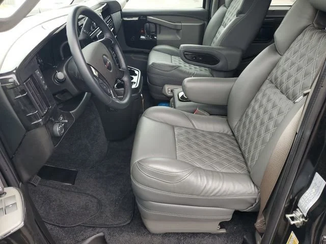 Used 2024 Onyx Black GMC Work Van image 5