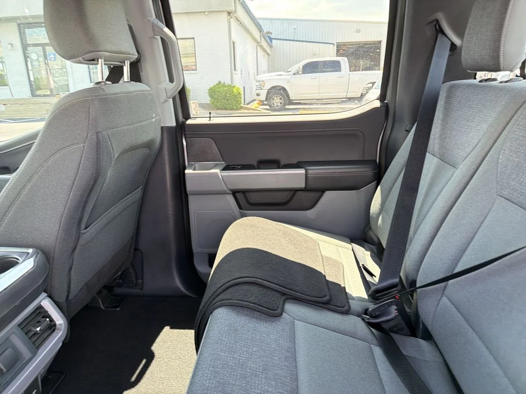 Used 2024 Silver Ford XLT image 12