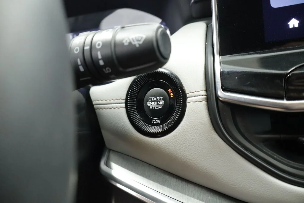 Used 2023 Gray Jeep Limited image 32