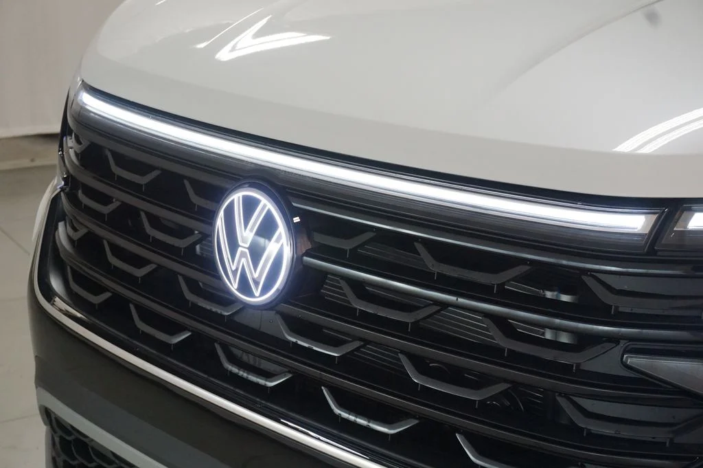 New 2026 Opal White Volkswagen 2.0T SE w/Technology image 34