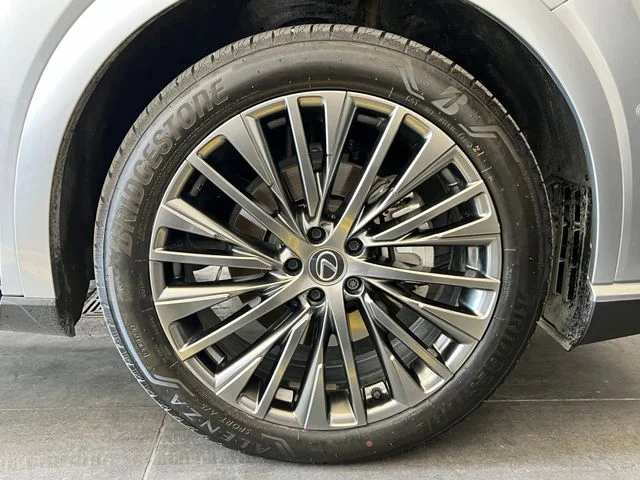 Certified Used 2025 Iridium Lexus 450h+ Luxury image 14