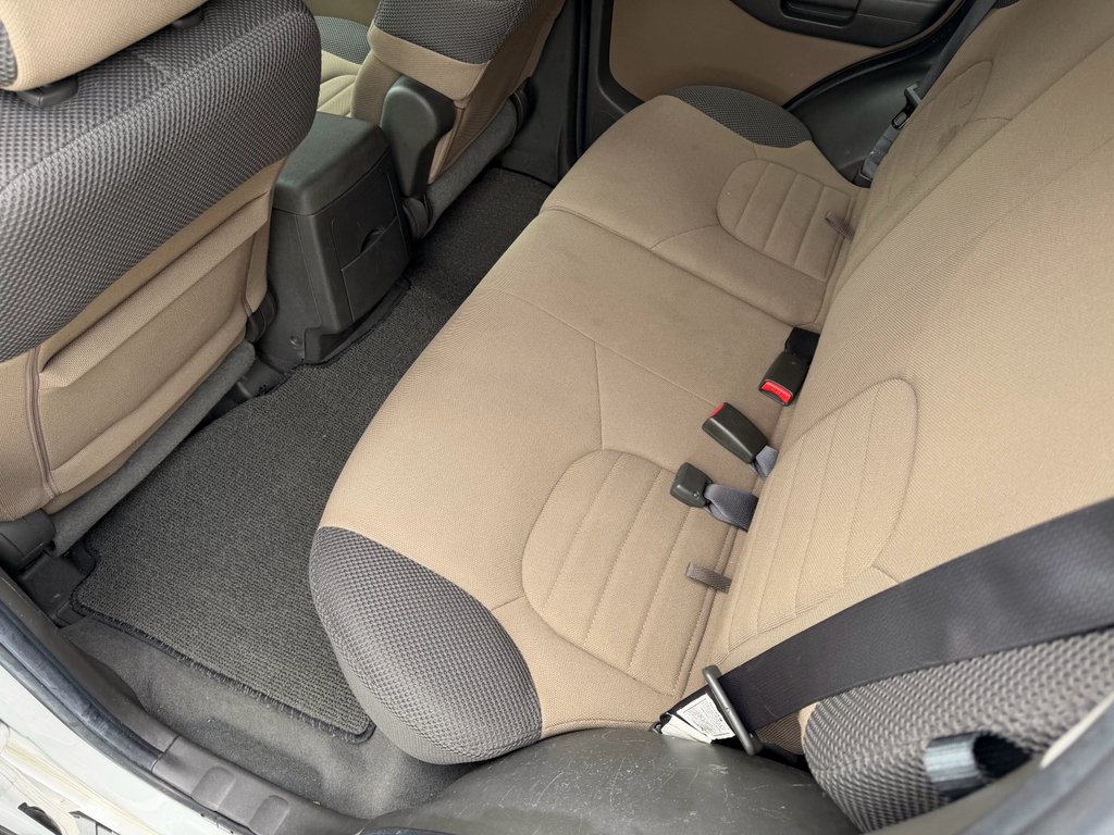 Used 2007 Avalanche Nissan S image 19