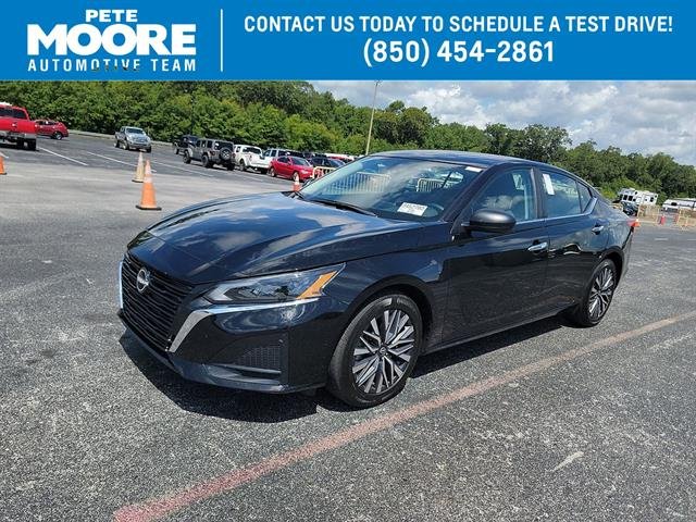 Used 2025 Super Black Nissan 2.5 SV image 1