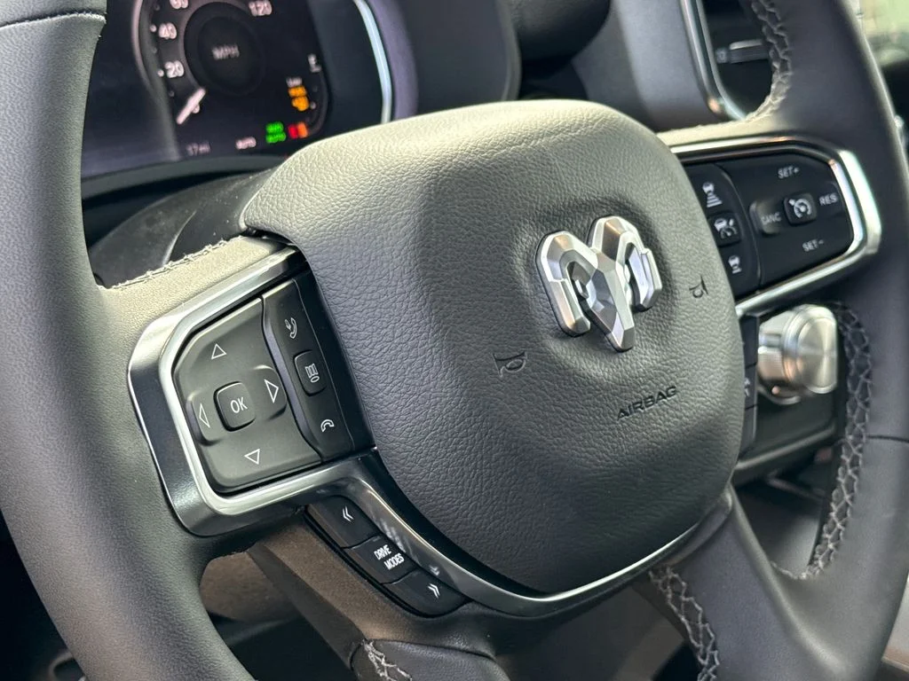 New 2026 Molten Red Pearl-Coat Exterior Paint RAM Laramie image 29