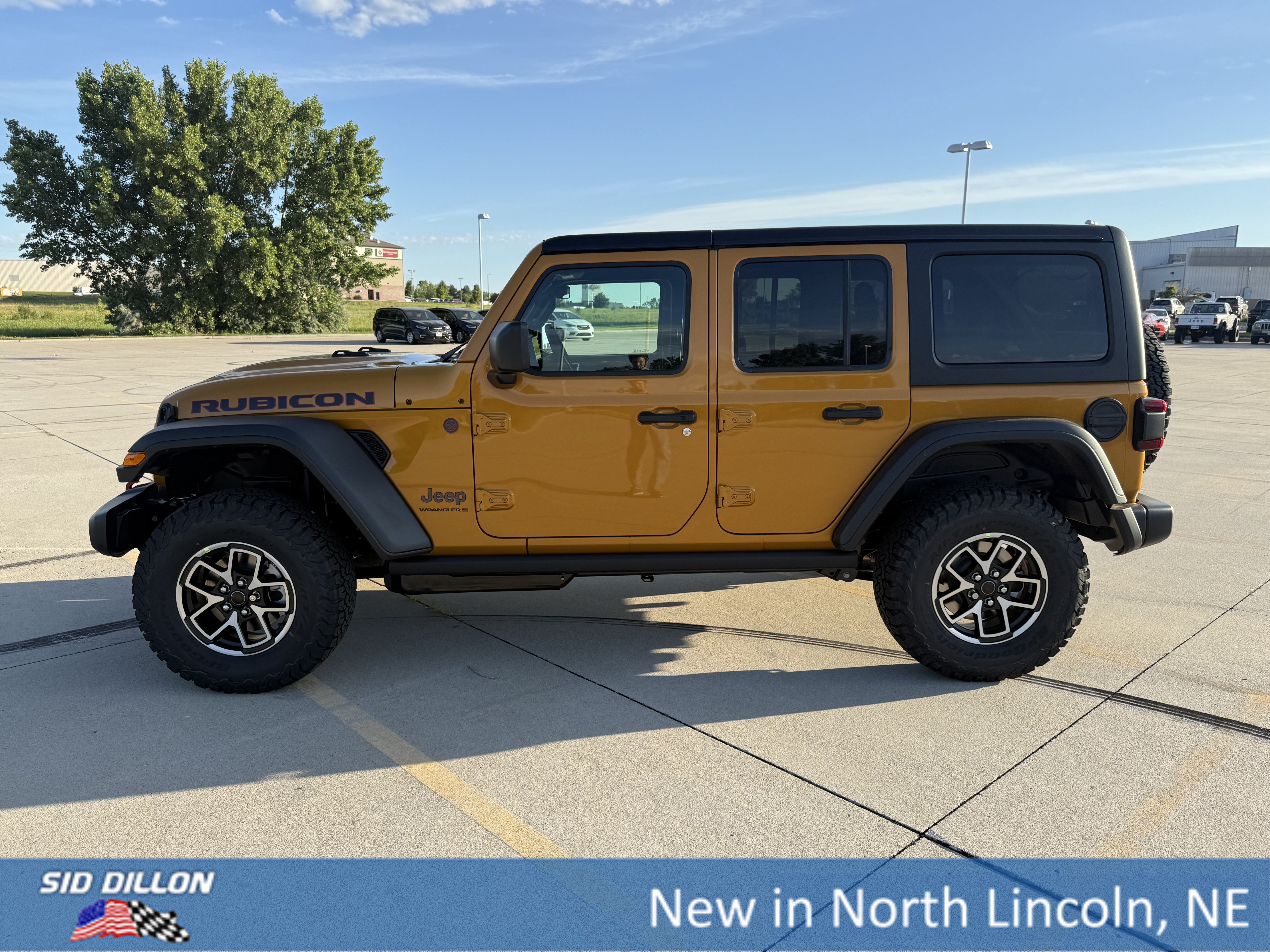 New 2026 Goldilocks Exterior Paint Jeep 4-Door Rubicon 4x4 image 2