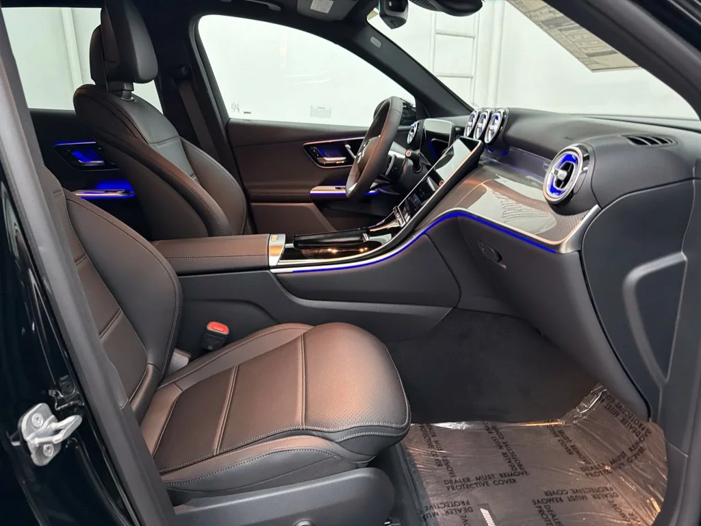 New 2027 Black Mercedes-Benz GLC 300 image 28