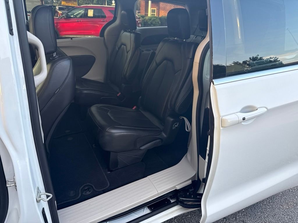 Used 2023 White Chrysler Touring L image 33