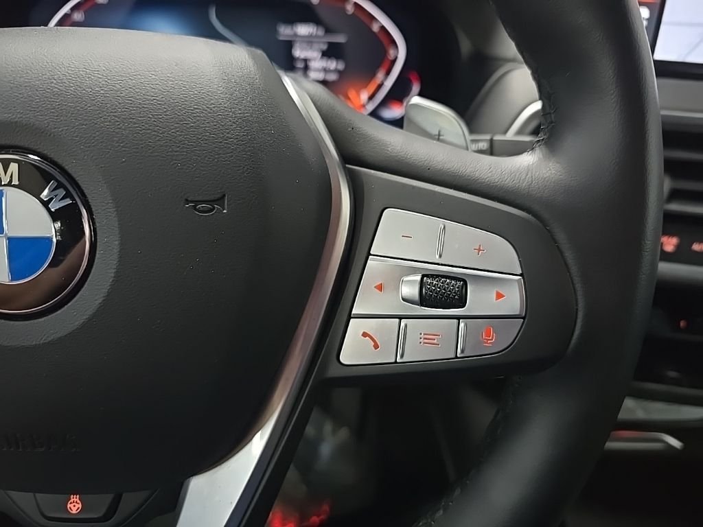 Used 2024 Gray BMW xDrive30i image 21