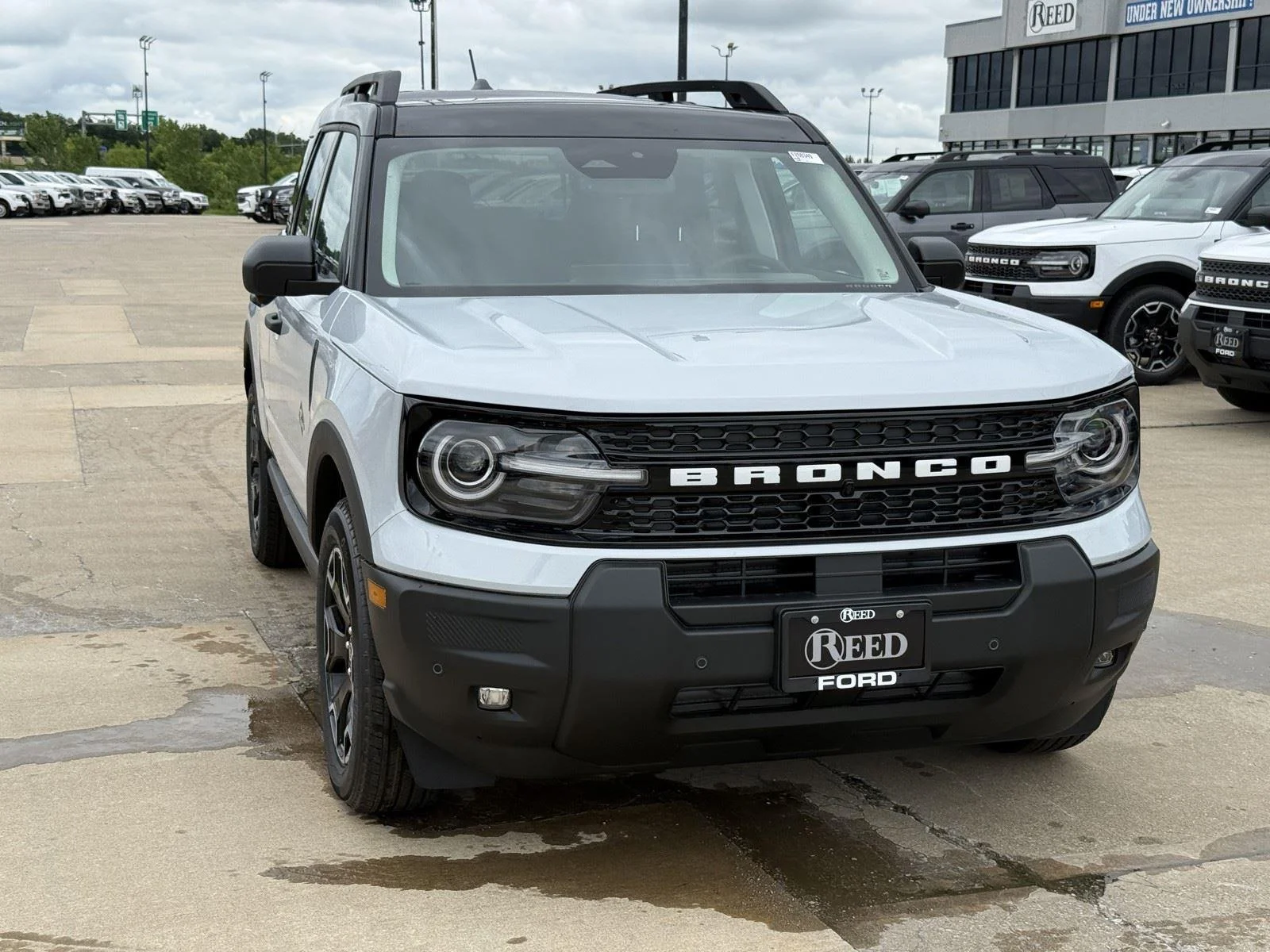 New 2026 Space White Metallic Ford Outer Banks® image 2