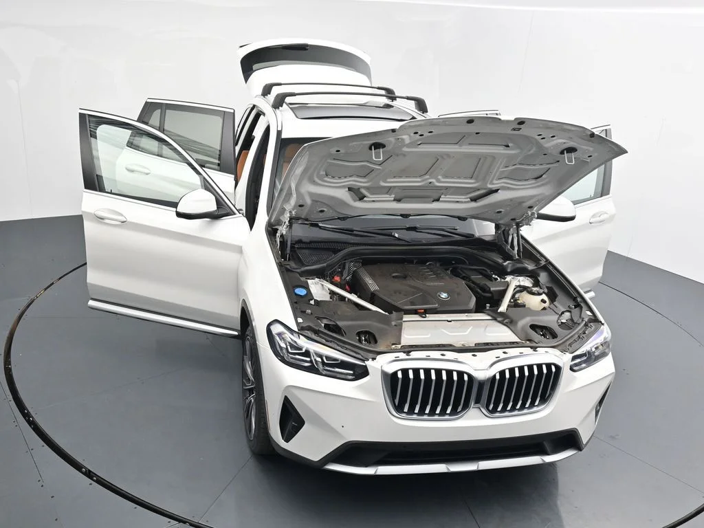 Used 2022 White BMW xDrive30i image 25