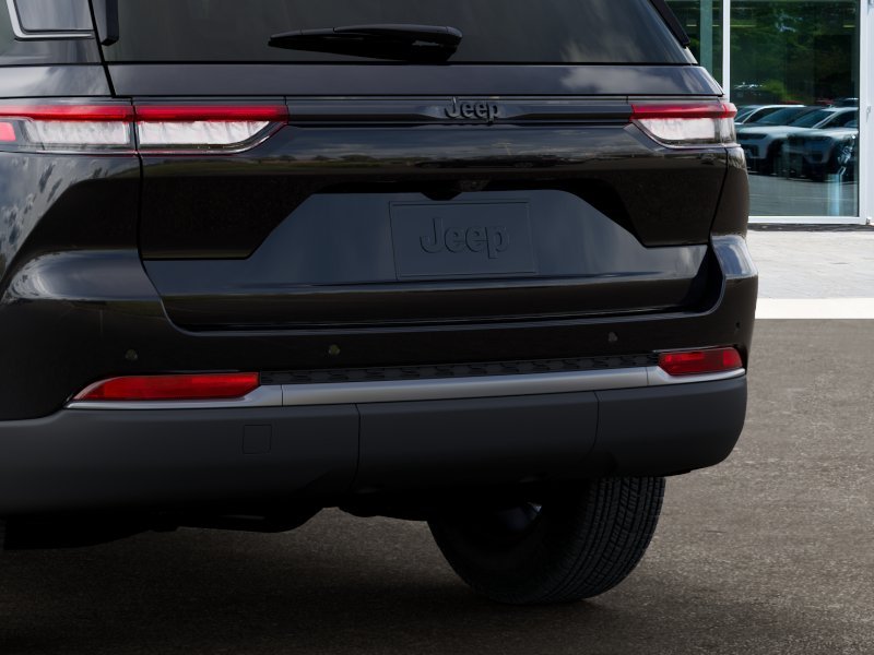 New 2027 High-Gloss Black Paint Jeep Laredo Altitude image 39