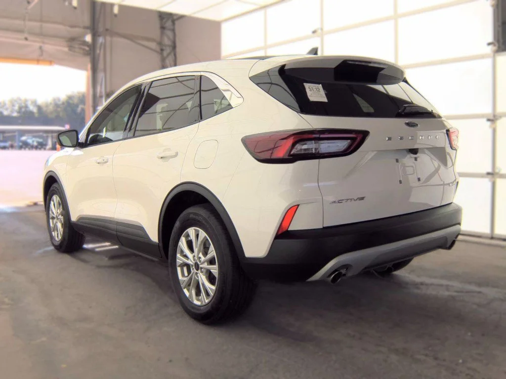 Used 2023 White Ford Active image 8