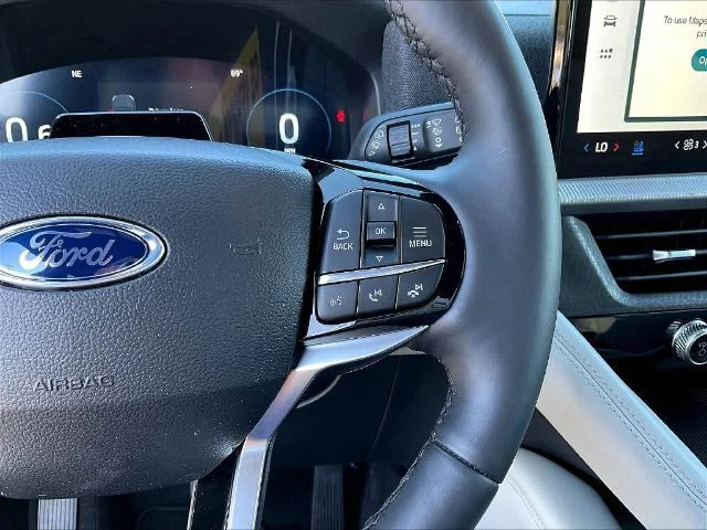 New 2027 Star White Metallic Tri-Coat Ford Platinum™ image 64