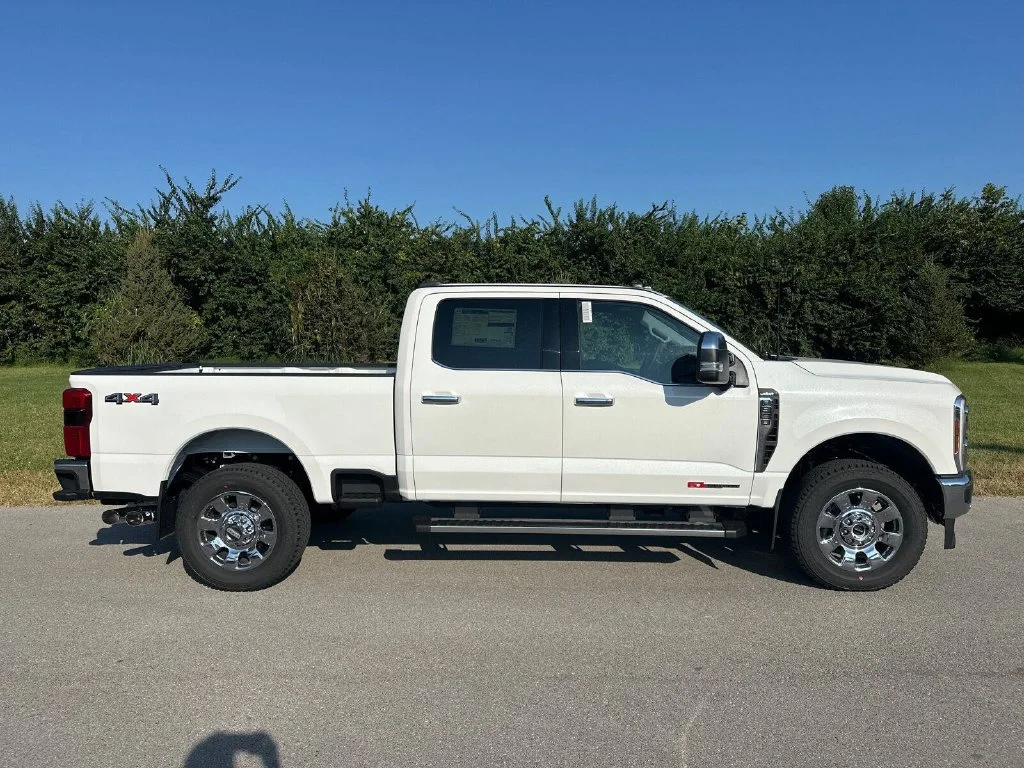 New 2027 White Ford Lariat image 14