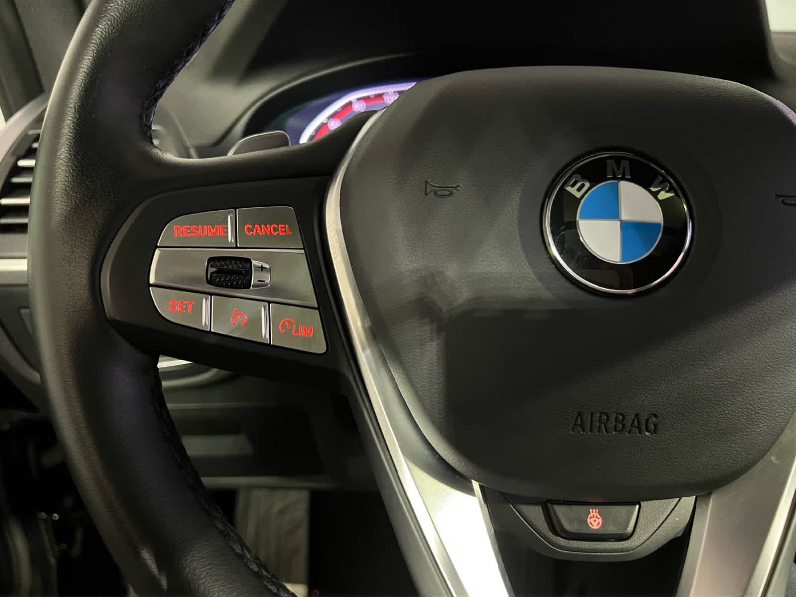 Used 2025 Black Sapphire Metallic BMW xDrive30i image 19