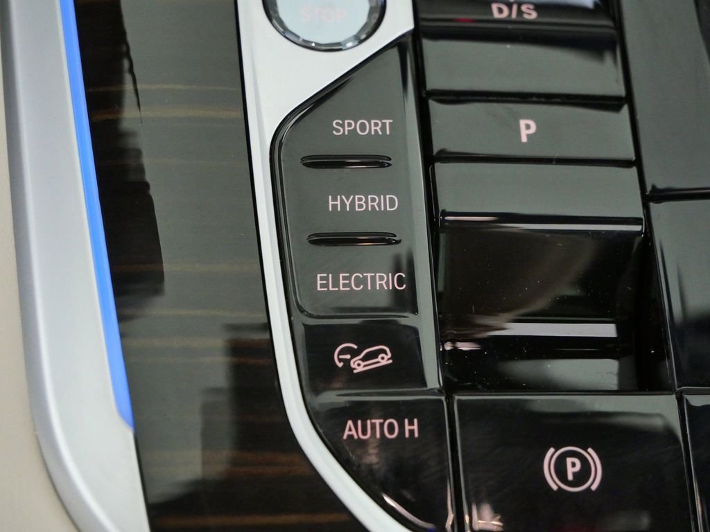 New 2026 Skyscraper Grey Metallic BMW xDrive50e image 42