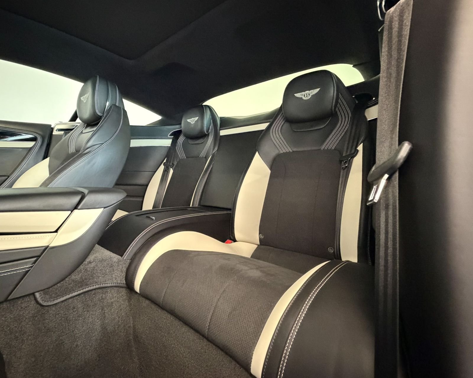 Used 2023 White Bentley V8 S image 14
