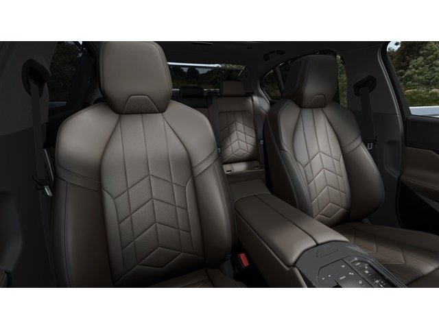 New 2027 Oxide Grey Metallic BMW 550e xDrive image 11