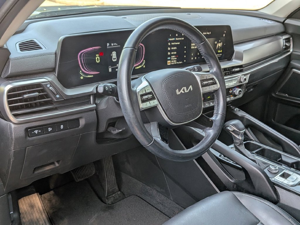 Used 2024 Black Kia S image 35
