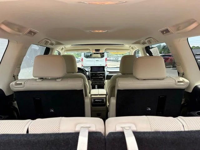 Used 2023 White Lexus 460 image 37