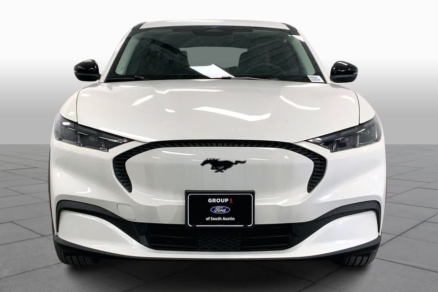 New 2026 Star White Metallic Tri-coat Ford Select image 3
