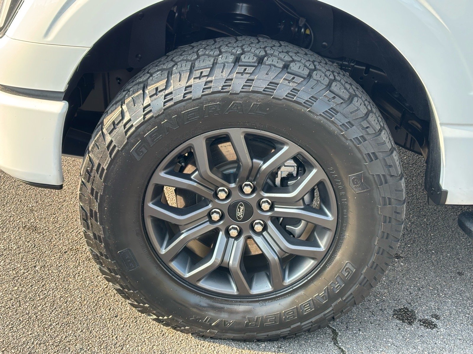 Used 2023 Oxford White Ford Tremor image 6