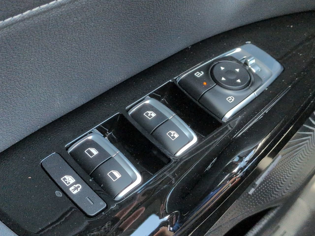 New 2026 Wolf Gray Kia GT-Line FWD image 28