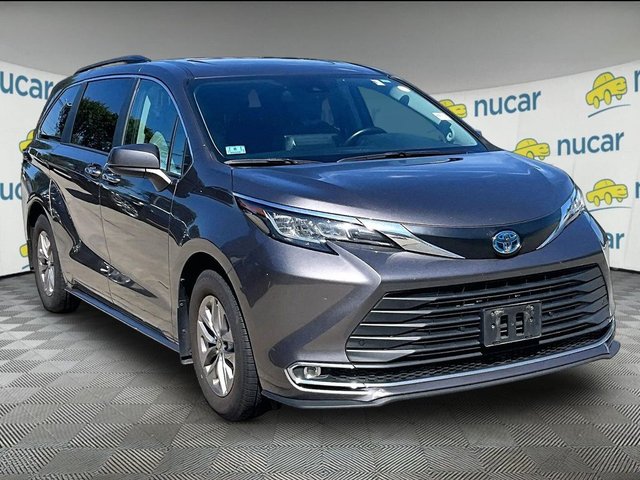 2023 Toyota Sienna XLE