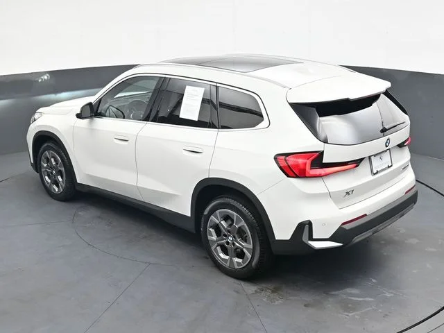 Used 2023 White BMW xDrive28i image 33