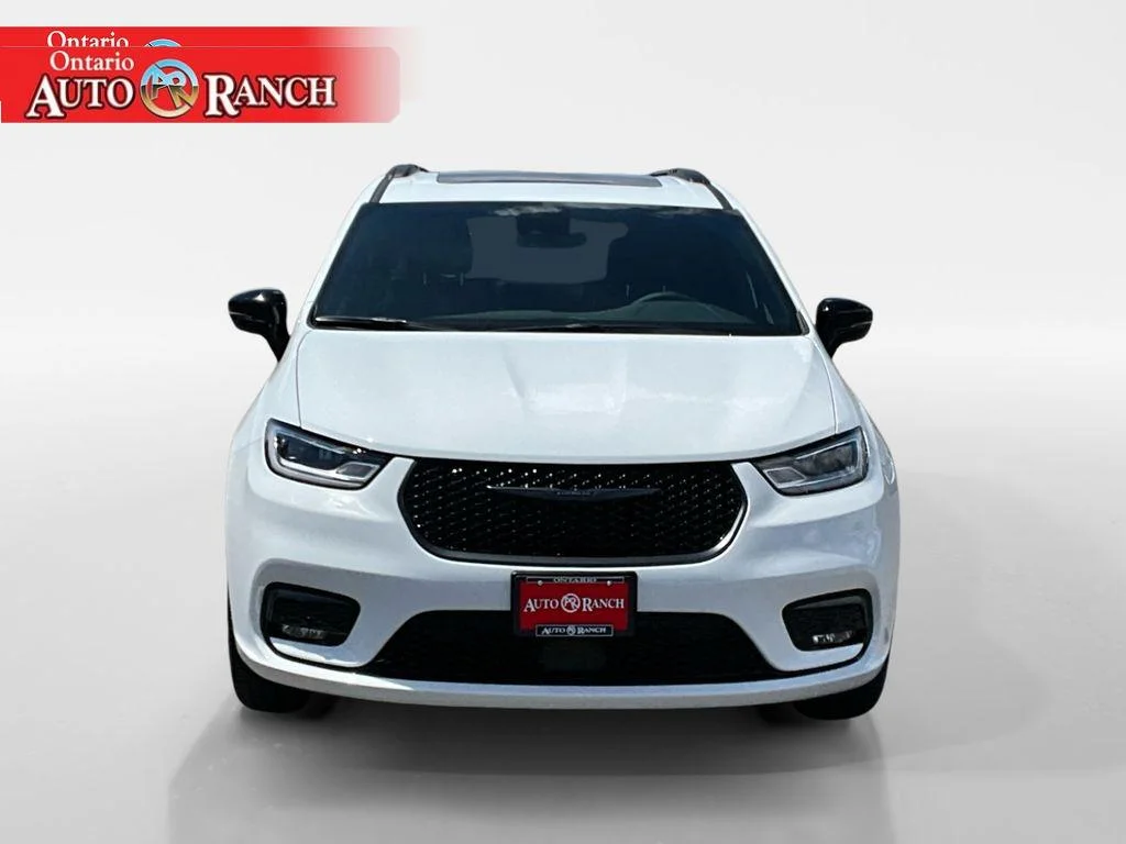 New 2026 Bright White Clearcoat Chrysler Limited image 8